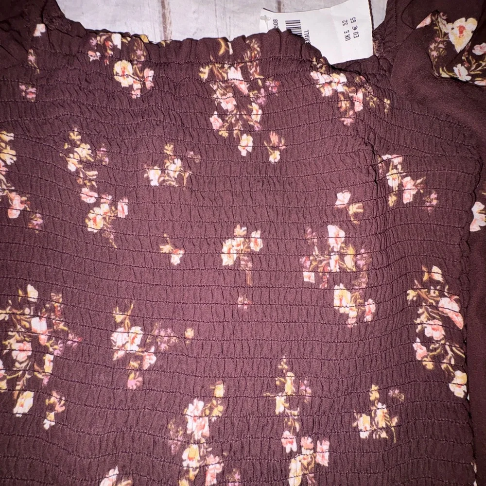 Abercrombie & Fitch dark brown floral print smocked puff sleeve top XS